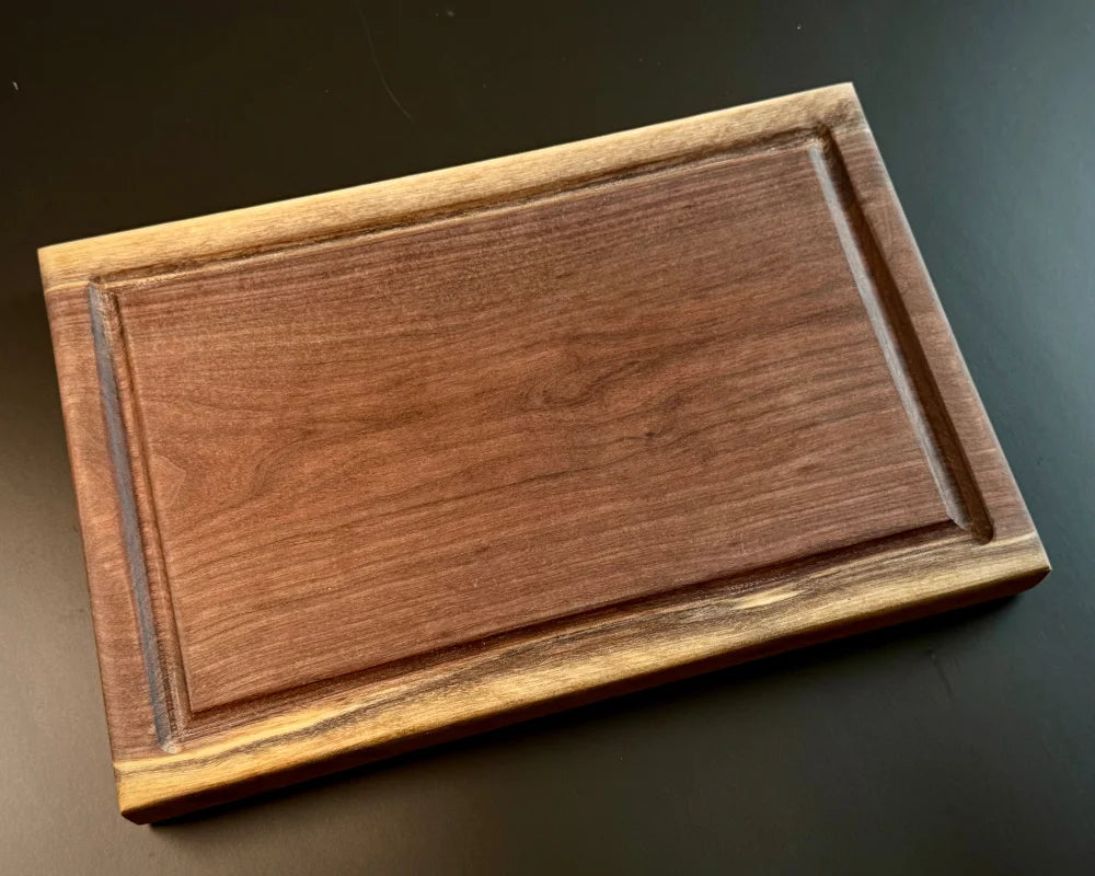 Holzschneidbrett mit Saftrinne im 2er-Set Ulme Massivholz-Bretter