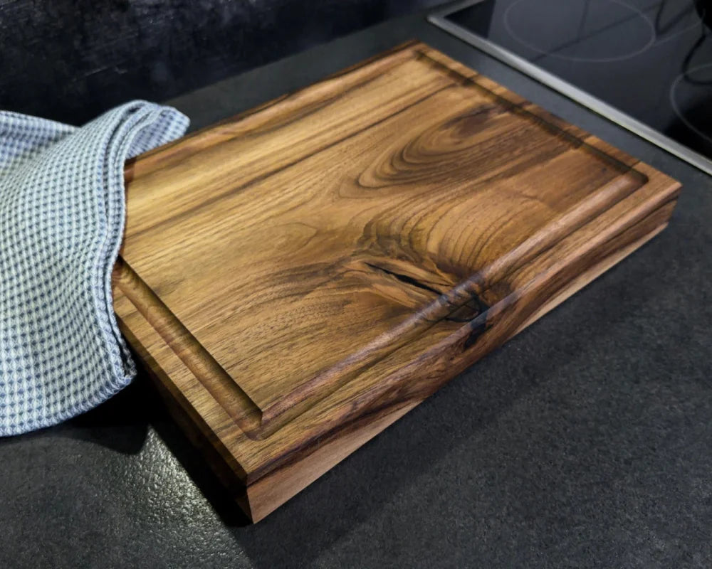 Nussbaum Schneide- und Servierbrett 40x30x5 cm – CHEFBRETT S Premium Allrounder