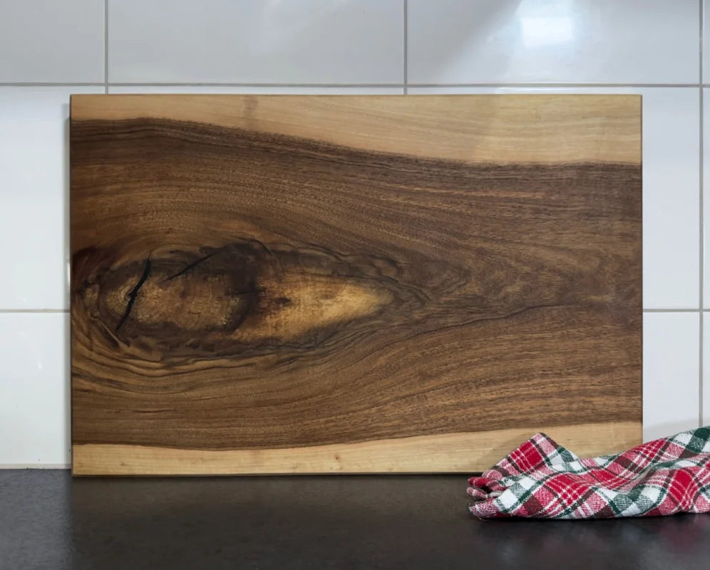 Rückseite ohne Saftrille: Nussbaum Schneidebrett 60×40×4 cm – glatte Seite, beidseitig nutzbar