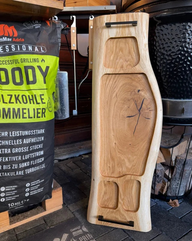 Pitmaster Board Quadra – Eiche | 86×22–30×3 cm |, 4 Aussparungen, Metallgriffe