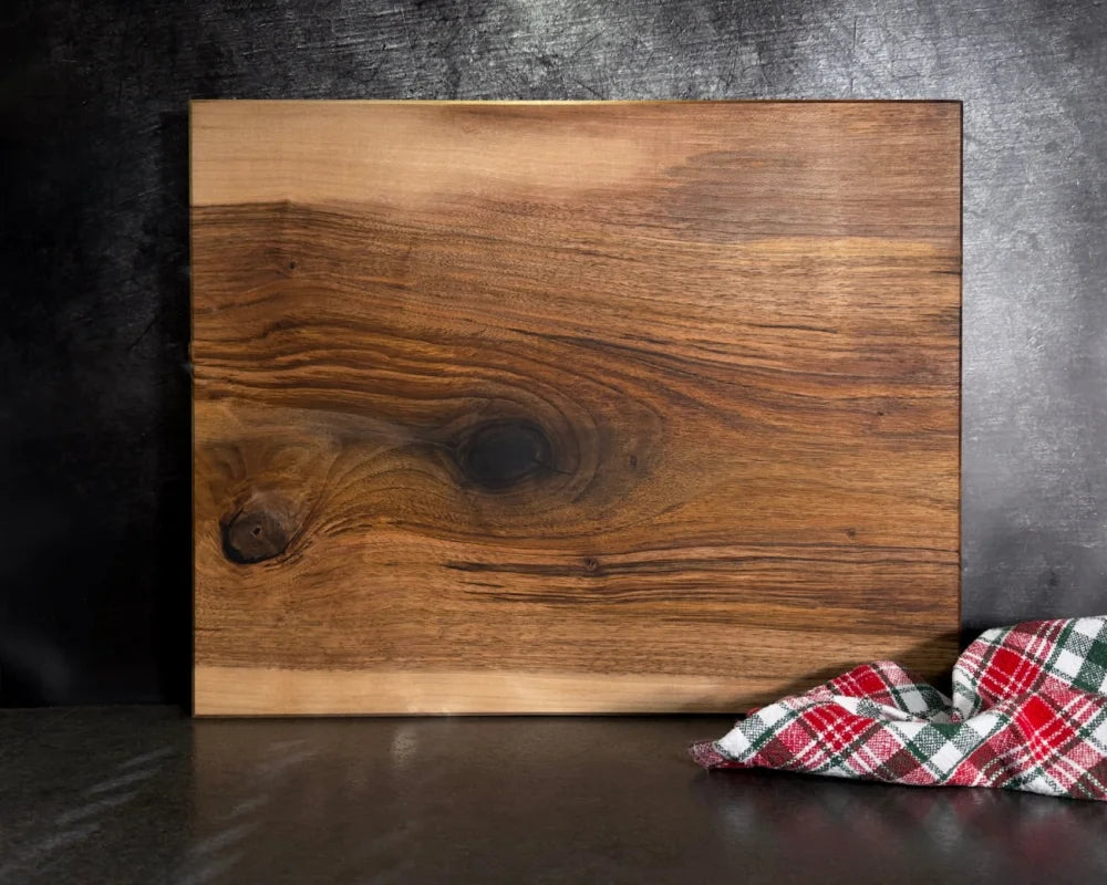 Glatte Rückseite ohne Saftrille – Nussbaum Schneidebrett 50×40×4 cm, FamilyBlock XXL, beidseitig nutzbar