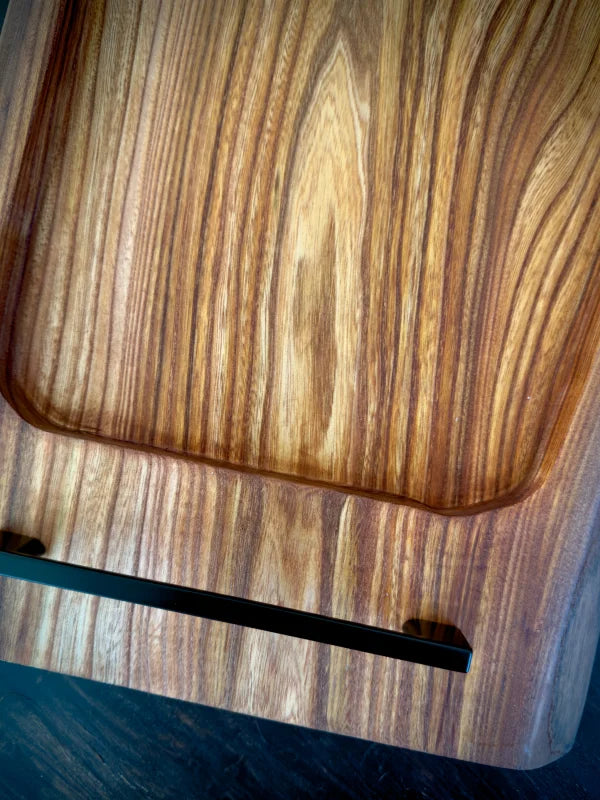 Holz Servierbrett XXL mit einzigartiger Maserung für Griller und Gastro