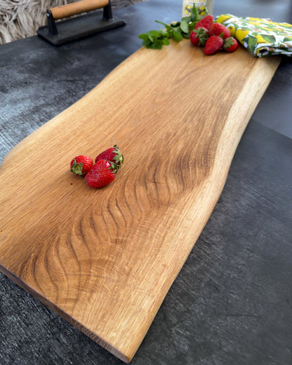 Eiche Landhausplanke für Brotzeit, Käse, Tapas und Genussmomente am Tisch