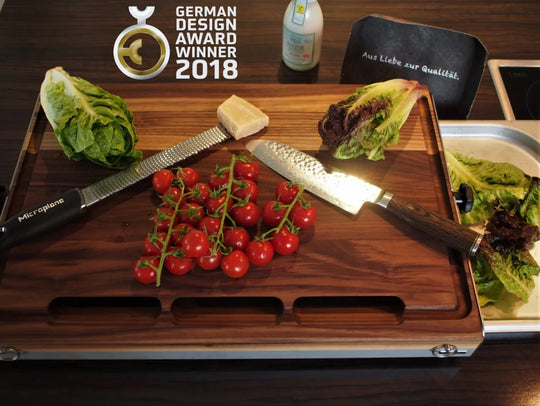 Big Cuttworxs Schwarznuss – Massives Premium-Schneidebrett mit GN-Behälter