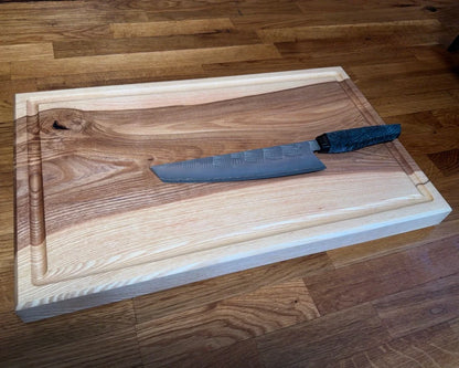 CHEFBRETT Allrounder 50 – Esche 50×30×4 cm, beidseitig (Saftrille & glatt), 4 cm stark