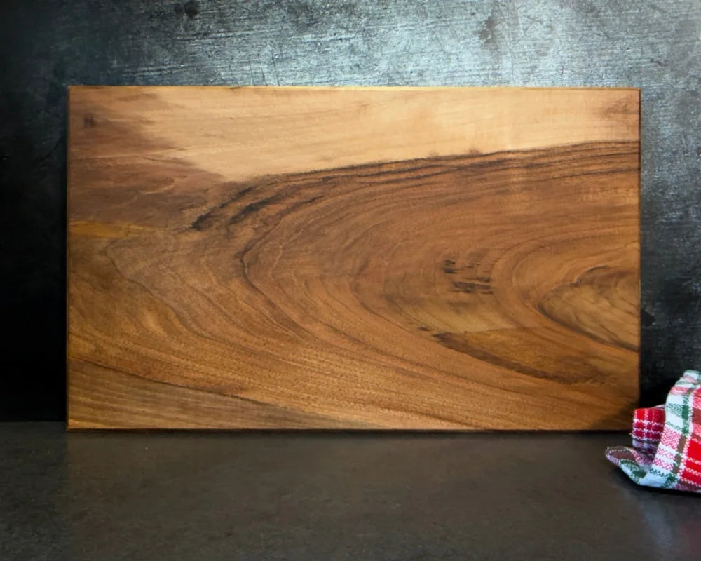 Nussbaum Schneidebrett 50×30×4 cm – glatte Rückseite ohne Saftrille, beidseitig nutzbar, Frontansicht