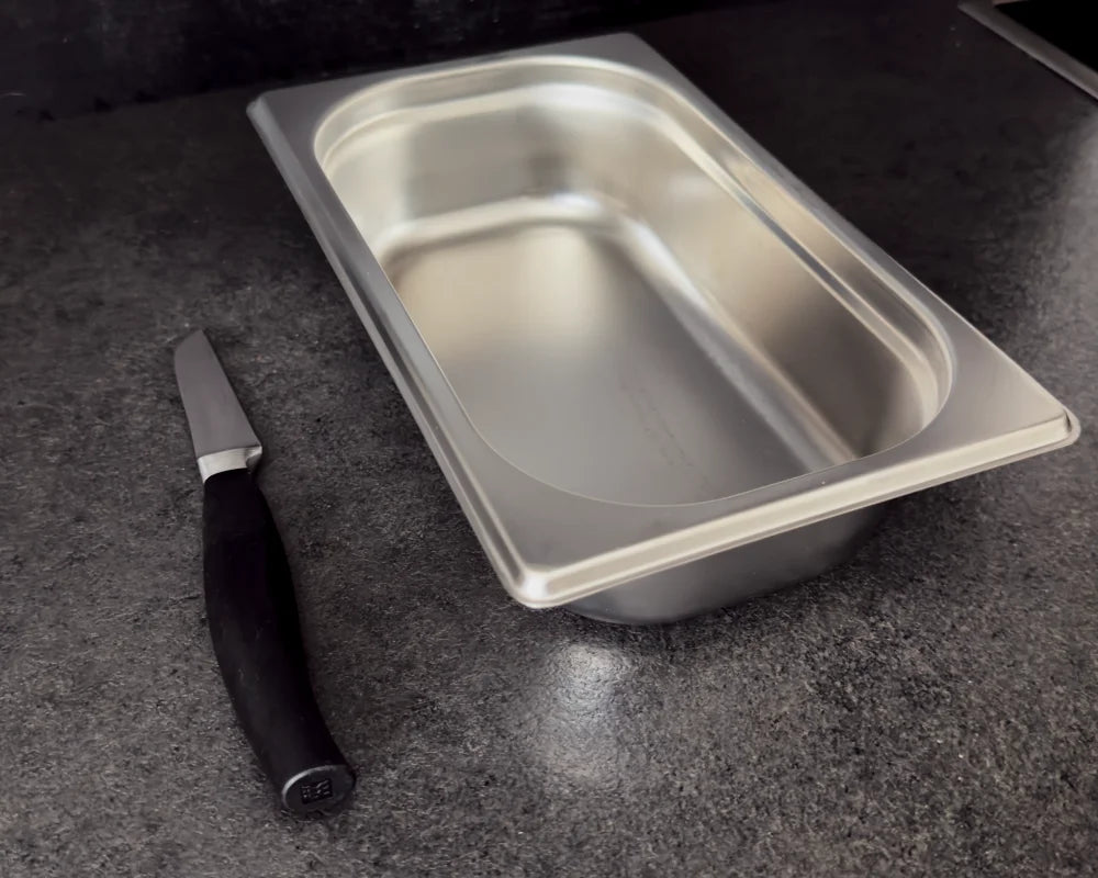 Stainless steel GN container 1/4 – Height: 65 mm | Stackable | 265 x 162 mm