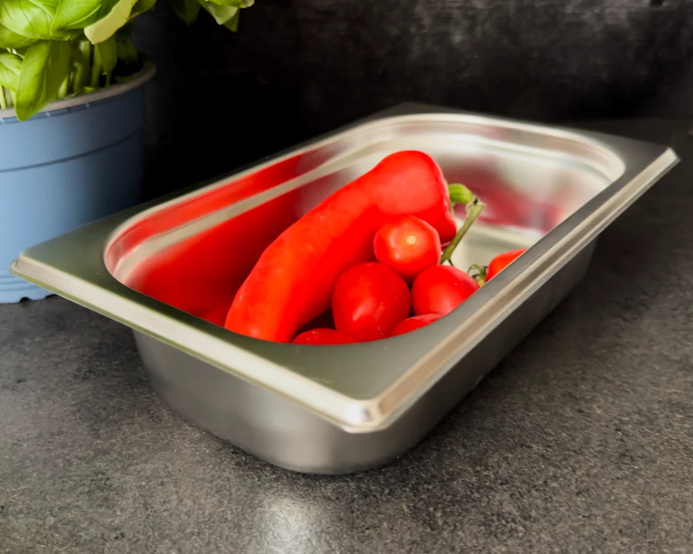 Stainless steel GN container 1/4 – Height: 65 mm | Stackable | 265 x 162 mm