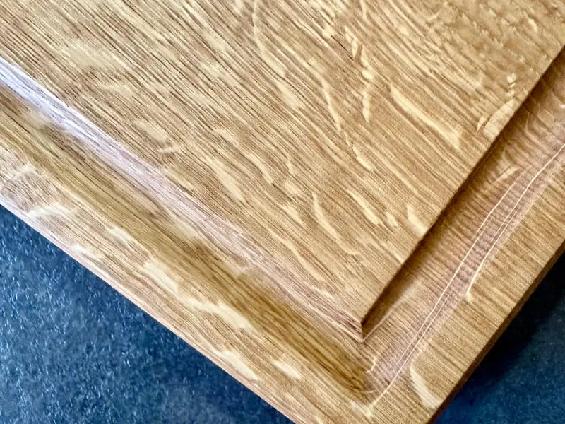 Holztür mit erhöhtem Panel, perfekt für das Massives Schneidebrett von Aaron Franklin