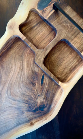 Solid wood serving board with great grain and extraordinary design in three compartments.