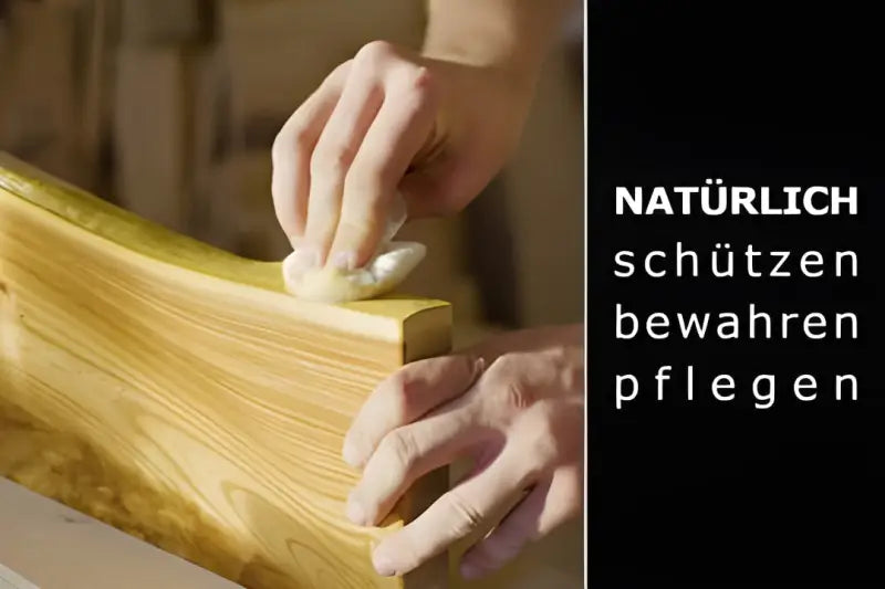 Hände reinigen Holzoberfläche mit OLI-NATURA Leinöl-Firnis für biologischen Holzschutz