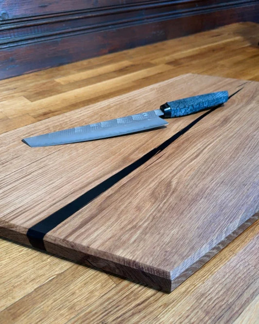 Pitmaster Board Blackline – Eiche & Epoxidharz | 65×35×3 cm | beidseitig nutzbar