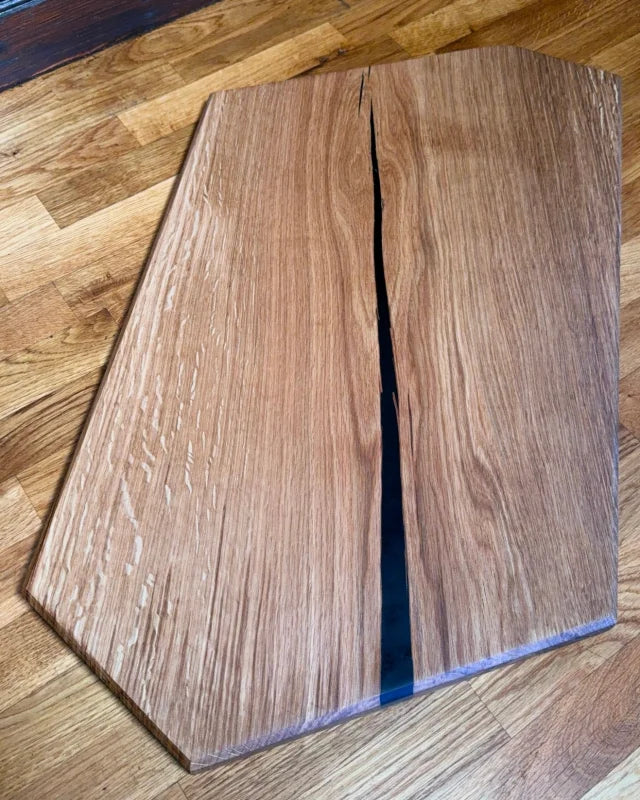 Pitmaster Board Blackline – Eiche & Epoxidharz | 65×35×3 cm | beidseitig nutzbar