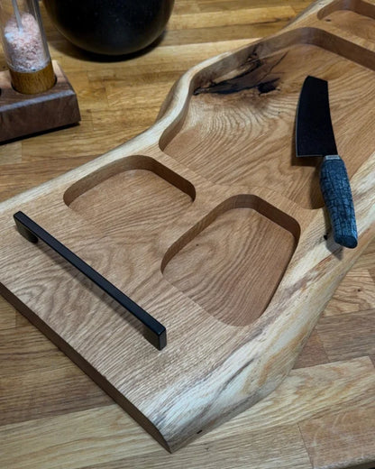 Pitmaster Board ContourEdge – Eiche | mit Schwarzgriffen | 80×32×4 cm