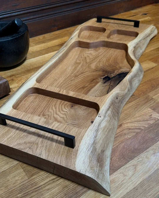 Pitmaster Board ContourEdge – Eiche | mit Schwarzgriffen | 80×32×4 cm