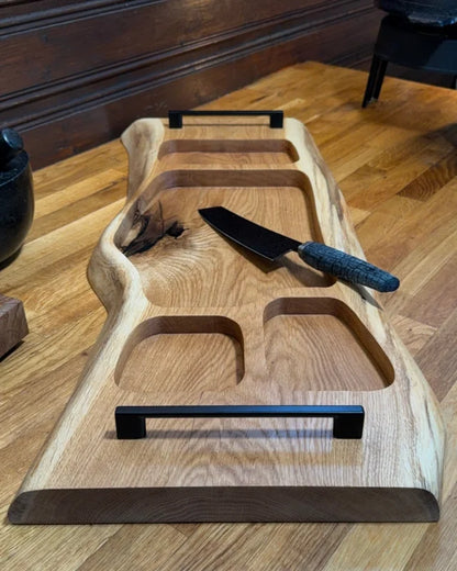 Pitmaster Board ContourEdge – Eiche | mit Schwarzgriffen | 80×32×4 cm