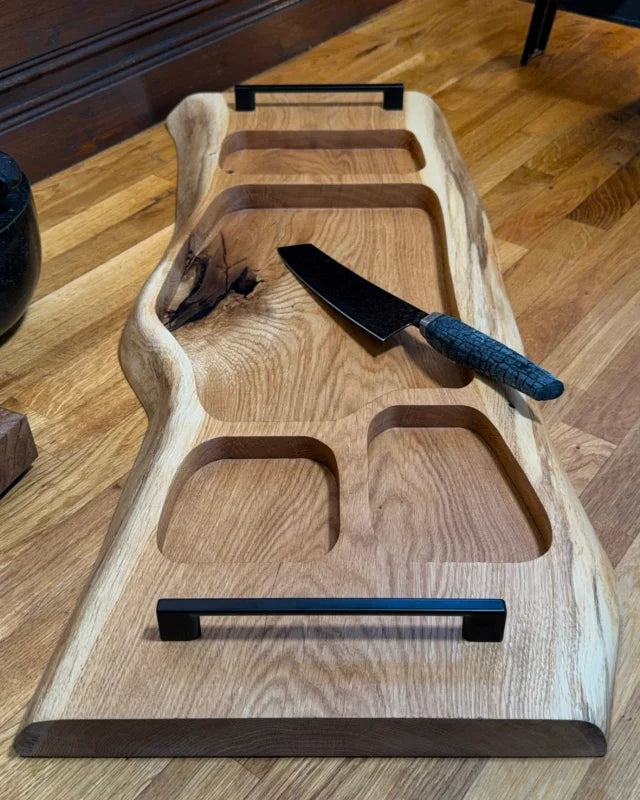 Pitmaster Board ContourEdge – Eiche | mit Schwarzgriffen | 80×32×4 cm