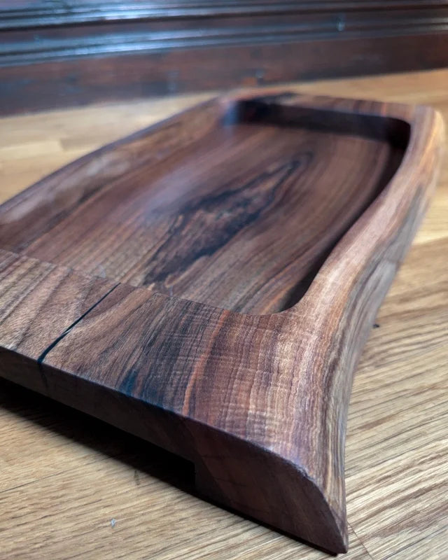 Pitmaster Board Freeform – Nussbaum Naturform | 47×27×4 cm | mit Griffmulden