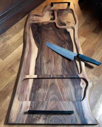 Große zentrale Ausfräsung im Einsatz mit Steak und Kräutern, Nahaufnahme