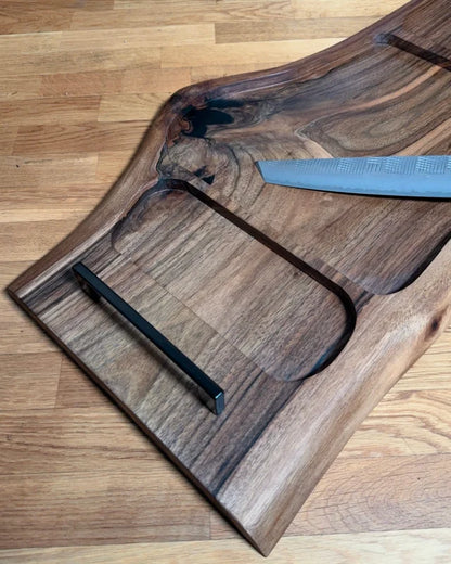 Zwei kleine Ausfräsungen nebeneinander mit Dips und Zesten, Seitenansicht