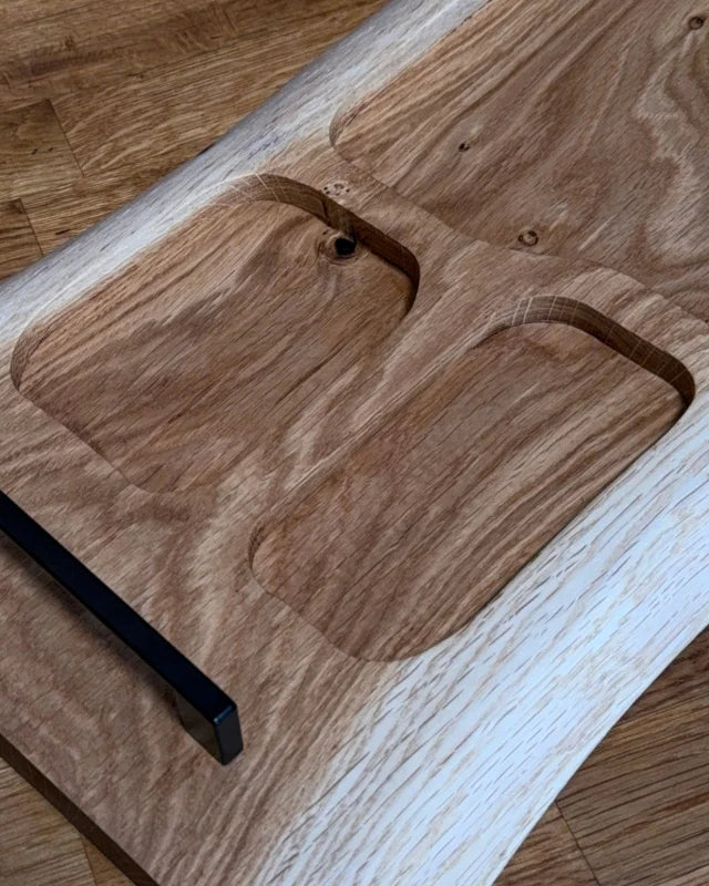 Pitmaster Board Quadra – Eiche | 86×22–30×3 cm |, 4 Aussparungen, Metallgriffe