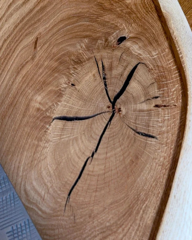 Pitmaster Board Quadra – Eiche | 86×22–30×3 cm |, 4 Aussparungen, Metallgriffe