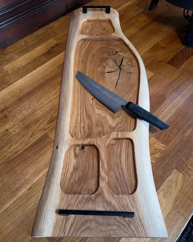 Pitmaster Board Quadra – Eiche | 86×22–30×3 cm |, 4 Aussparungen, Metallgriffe