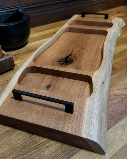 Pitmaster Board Showrunner – Eiche | mit Schwarzgriffen | 80×31×4 cm