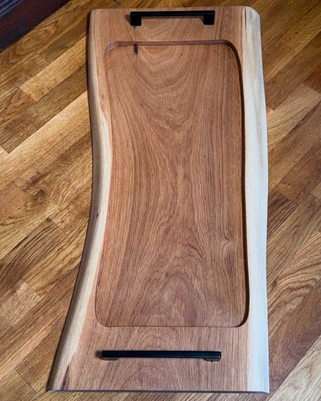 Pitmaster Board Solo – Eiche | 67×30×3 cm | große Aussparung, Metallgriffe