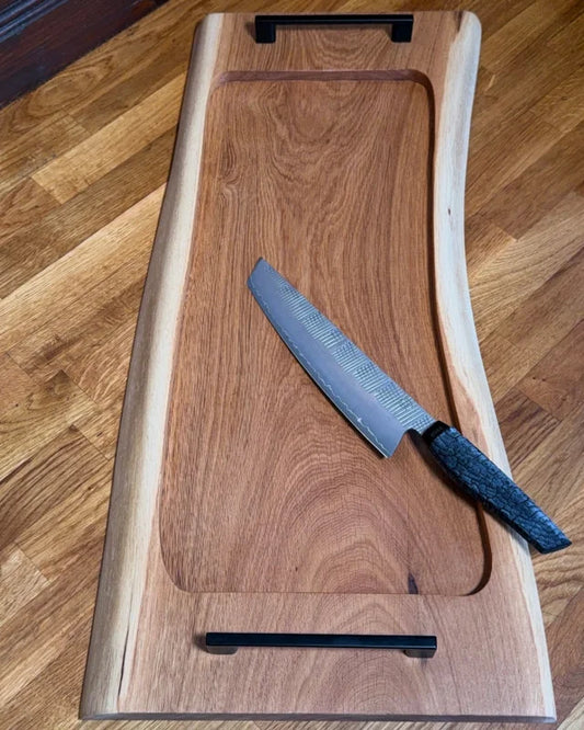 Pitmaster Board Solo – Eiche | 67×30×3 cm | große Aussparung, Metallgriffe