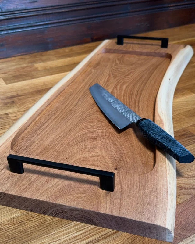 Pitmaster Board Solo – Eiche | 67×30×3 cm | große Aussparung, Metallgriffe