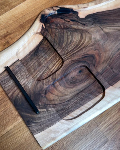 Pitmaster Board Spektrum – Nussbaum | 64×26–37×3 cm | 3 Aussparungen, Metallgriffe