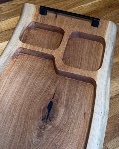 Pitmaster Board Trio – Eiche | 66×32×4 cm | 3 Aussparungen, Metallgriffe