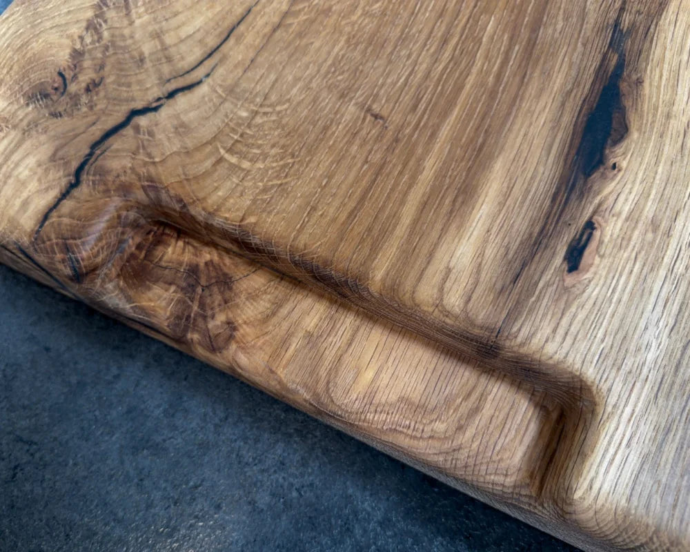 Griffmulden am massiven Eichebrett 70×40×6 cm, sicher anheben und tragen