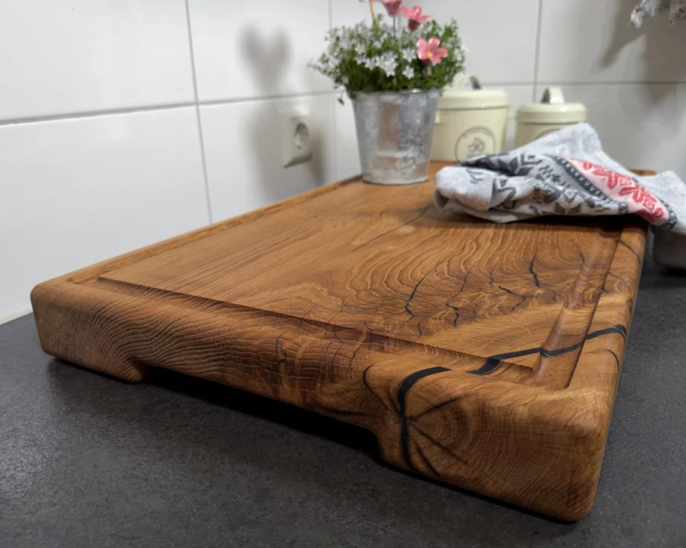 Tranchieren auf Eiche Heavy Board 70×40×6 cm, ruhiger Stand und viel Arbeitsfläche