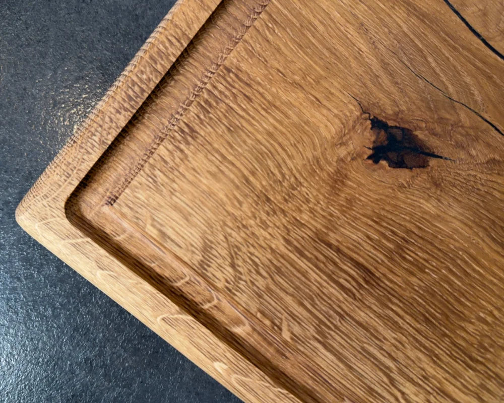 Tranchieren auf massivem Eichebrett 70×40×6 cm, ruhiger Stand und viel Fläche