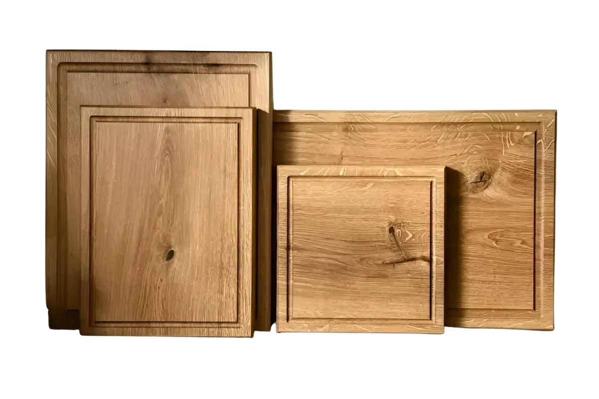 Mehrere massive Eichen-Schneidebretter von wood & more in verschiedenen Größen