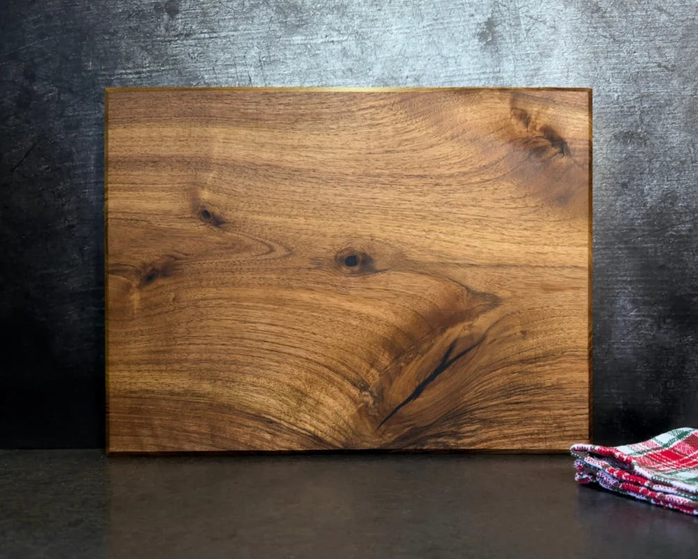 Nussbaum Schneidebrett 40×30×4 cm – glatte Seite ohne Saftrille, beidseitig nutzbar, Rückansicht