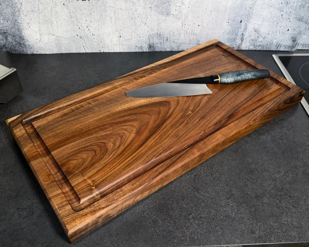 Nussbaum Schneidebrett 60×30×4 cm mit Messer – Premium Edition