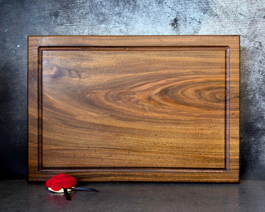 Planche à découper premium en noyer avec gouttière – CHEFBRETT 46×32 cm massif