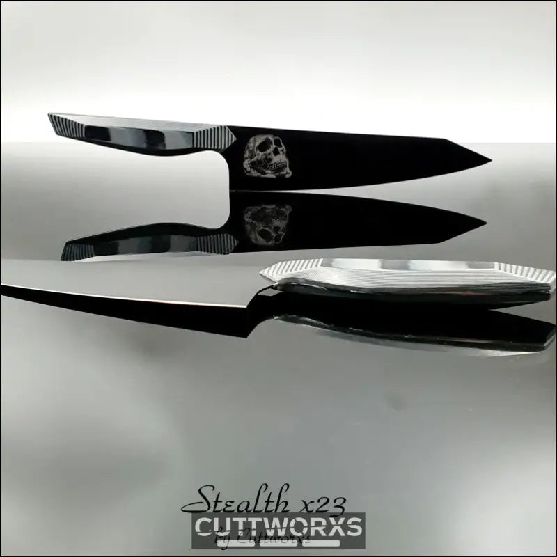 Black and silver Stealth X23 Messer für Chefkoch mit strukturiertem Griff