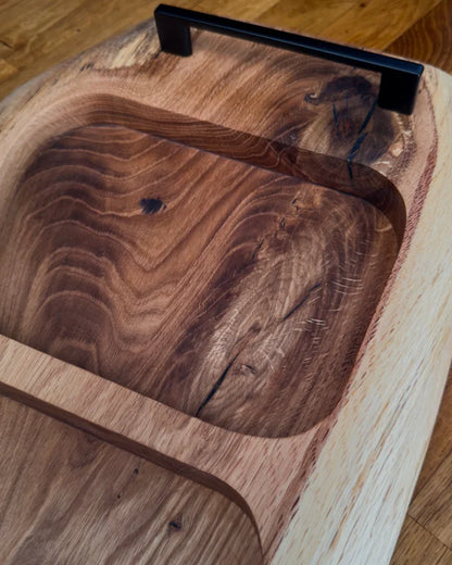 The Oak Overlord – Planche de service Pitmaster XL en chêne | 80 × 23-31 × 4 cm