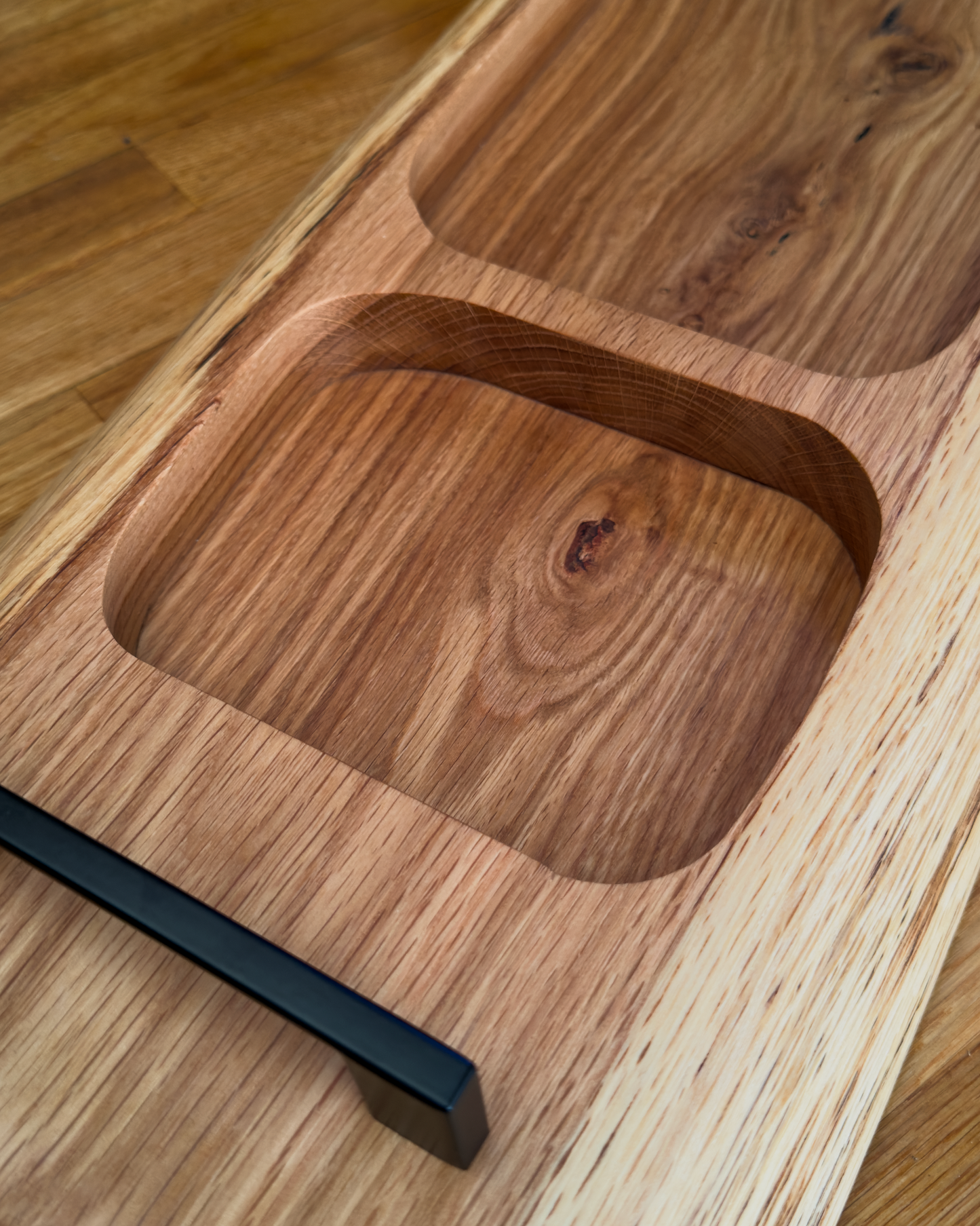 The Oak Overlord – Pitmaster Board XL Eiche Servierbrett | 80 × 23–31 × 4 cm