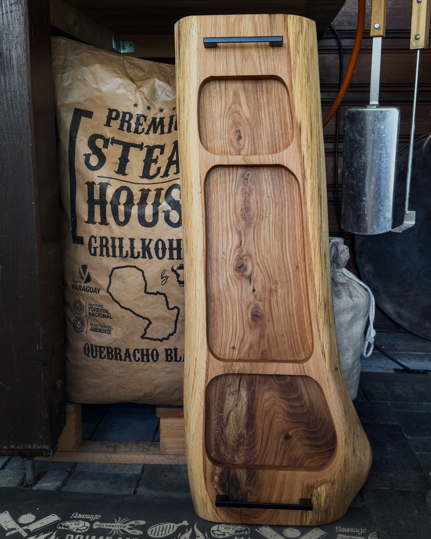 The Oak Overlord – Pitmaster Board XL Eiche Servierbrett | 80 × 23–31 × 4 cm
