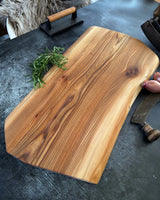 Ulme BBQ Board Naturform 66x34-37 – massives Servier- & Schneidebrett aus Vollholz