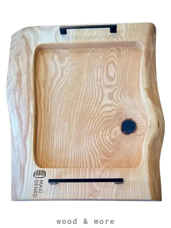 Holz Servierbrett aus Esche mit natürlichem Knotholz und einzigartiger Maserung