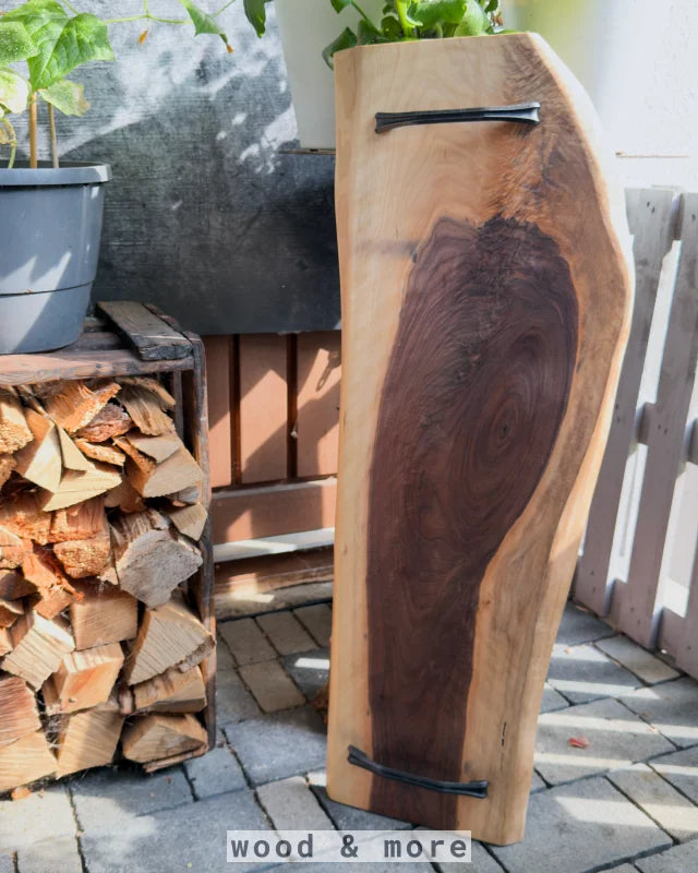 CaterBoard Nussbaum 80x24-30x2,5cm – Massivholz Servierbrett handgefertigt für BBQ & Küche