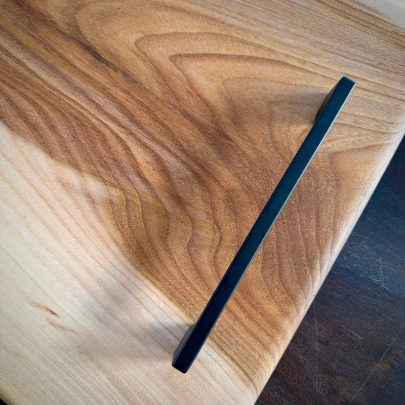 Holz Schneidebrett UNIKAT mit einzigartiger Maserung, groß und hochwertig für BBQ