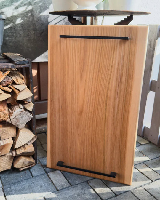 UNIKAT: Cut to Perfection – Großes Holz Schneidebrett aus Ulme mit Griffen zum tranchieren & anrichten | 65 x 40 x 3 cm