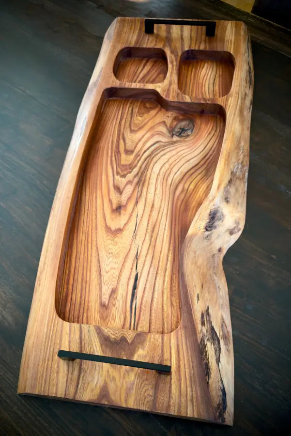 Holz XXL Servierbrett mit Metallgriffen und natürlichem Holzdesign für BBQ und Catering